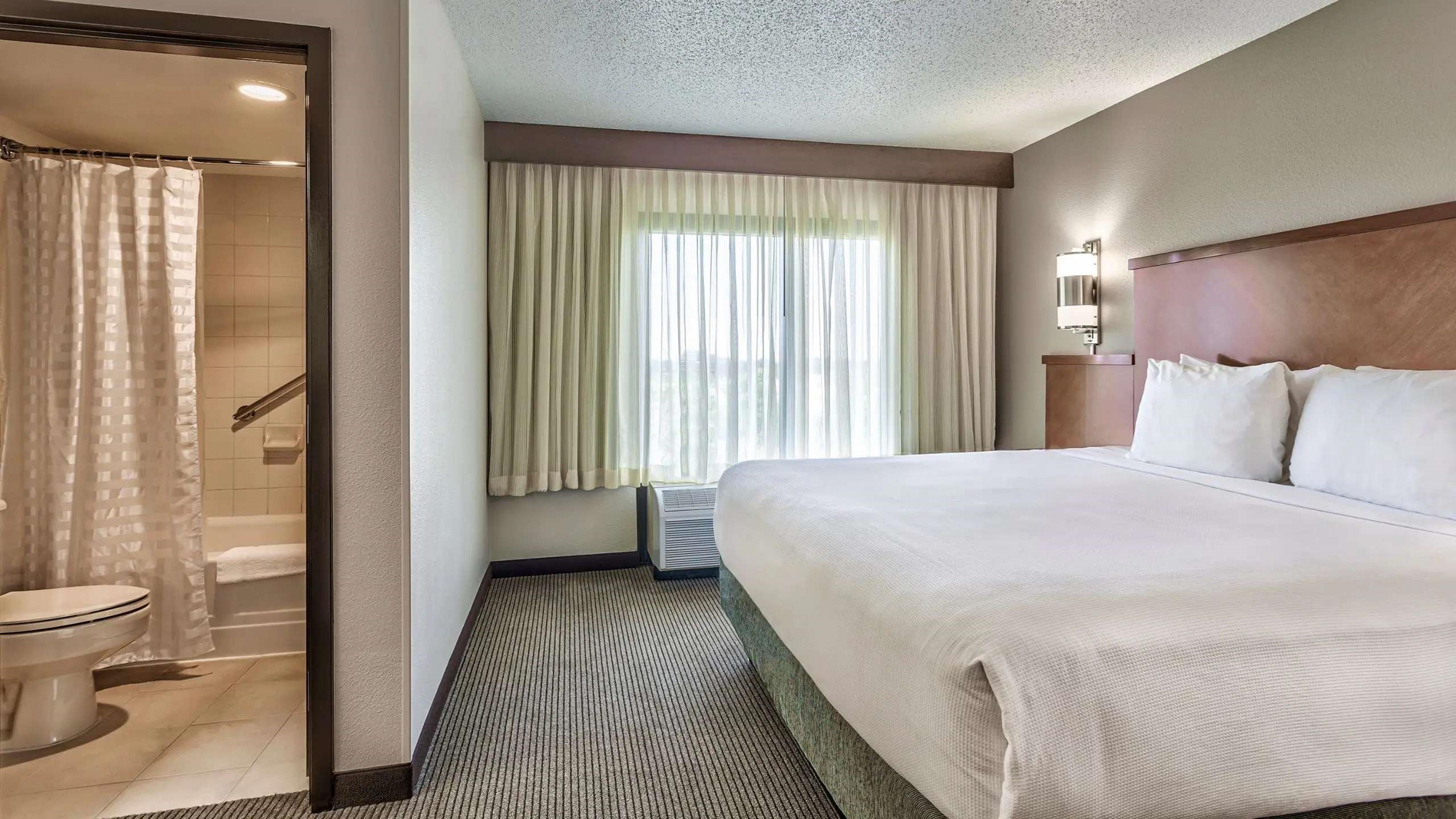 Wyndham Garden Kansas City Airport Extérieur photo