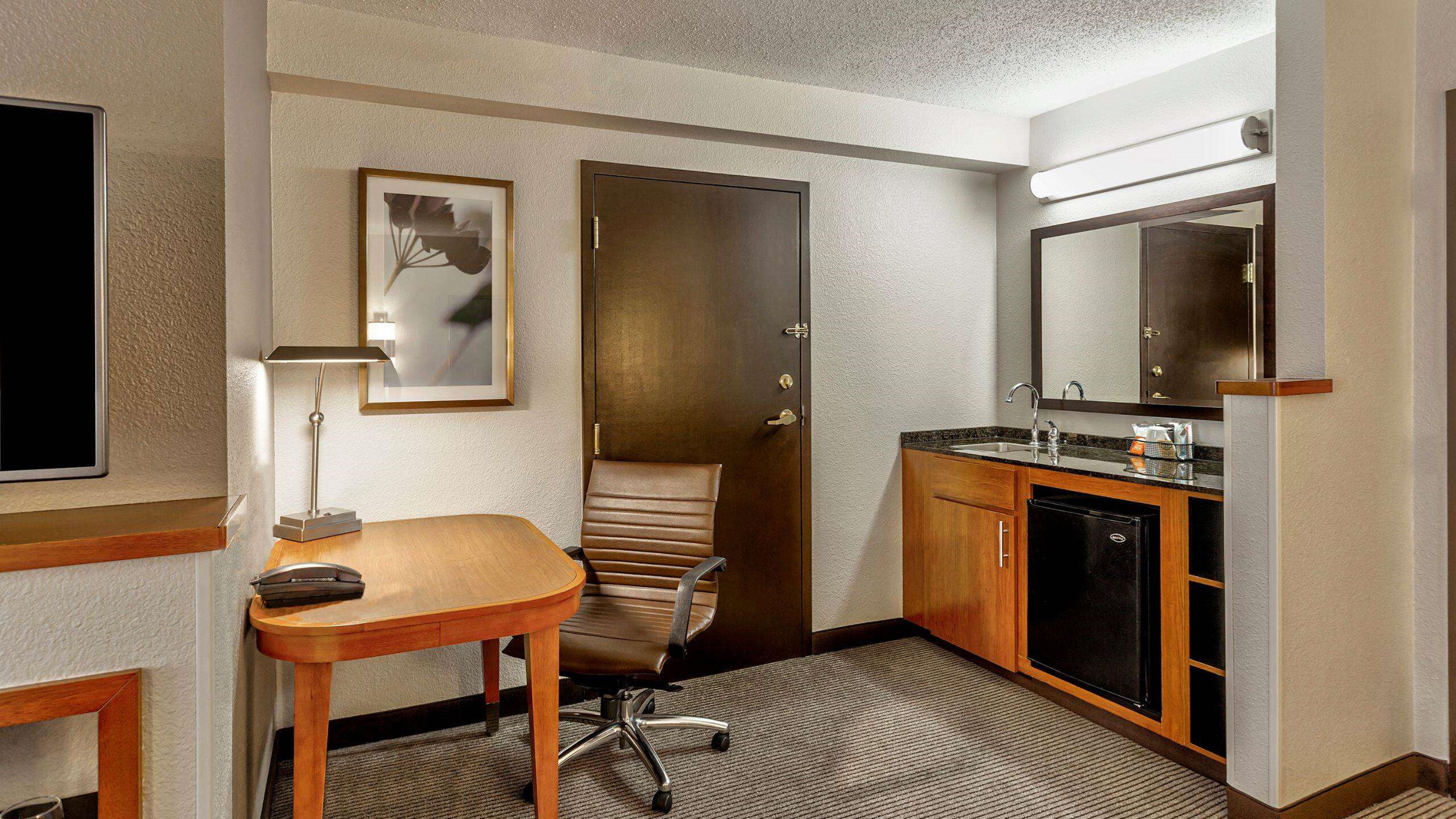Wyndham Garden Kansas City Airport Extérieur photo